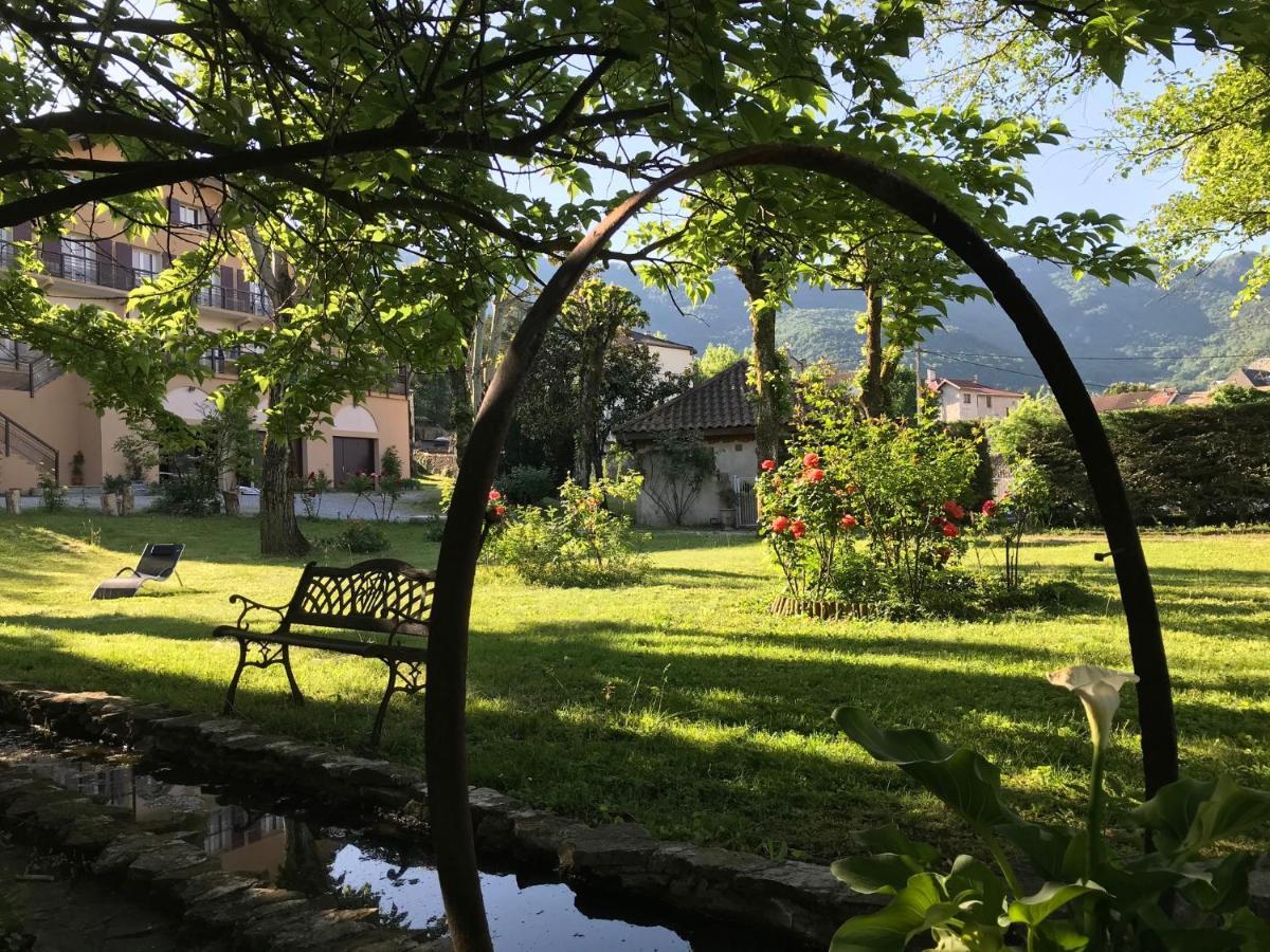 Logis Hotel Restaurant Le Castel Fleuri แซงต์-ฌอง-ออง-รัวยองส์ ภายนอก รูปภาพ